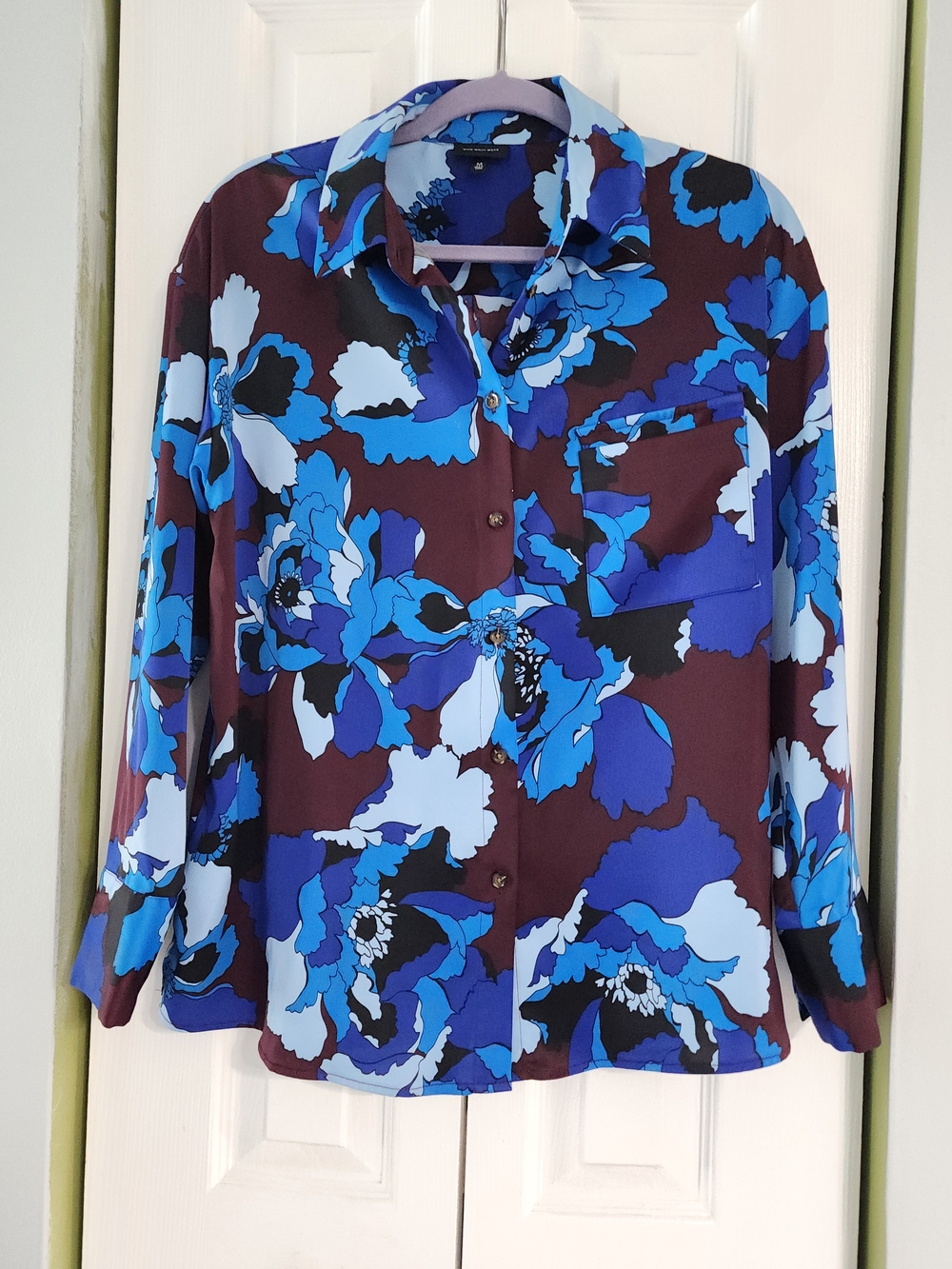 Take A Trip Back To The 70s In This Blue Floral Button-Down Shirt Size M